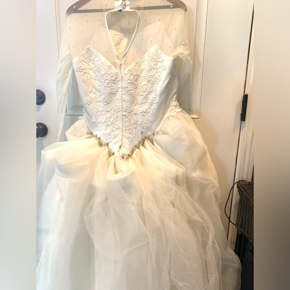 Vintage wedding dress